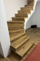 Vinylové schody s nosem BUKOMA podlaha zákazníka